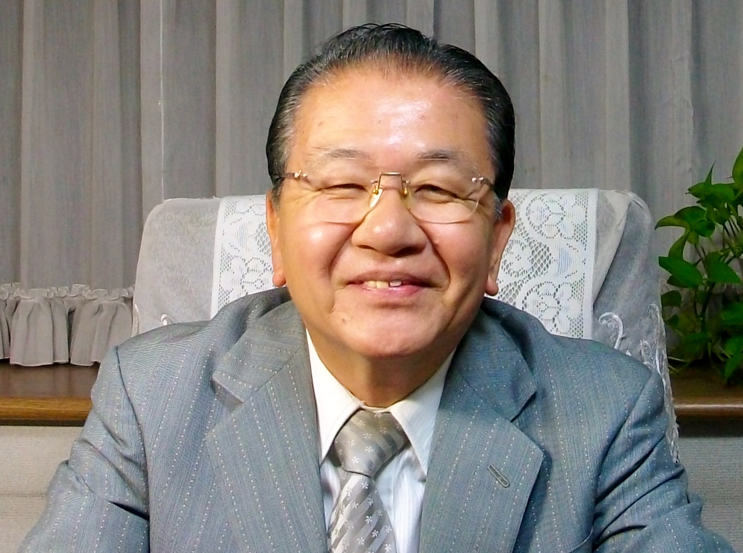 鈴木文雄代表取締役